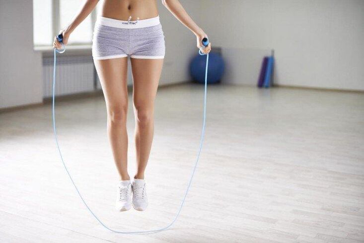 exercises with the rope to lose weight in the hips and abdomen